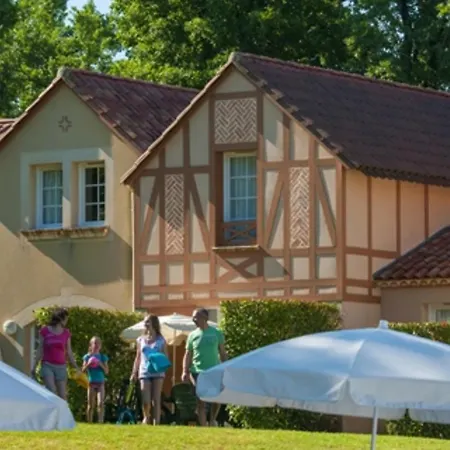 Petite Maison Dans *