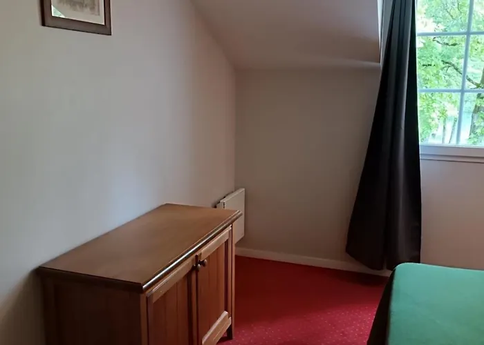 Petite Maison Dans Монфланкен