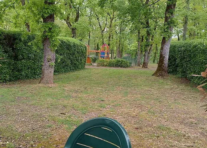 Petite Maison Dans Монфланкен