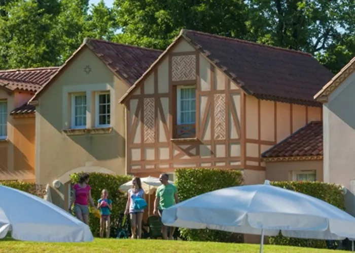 Petite Maison Dans *